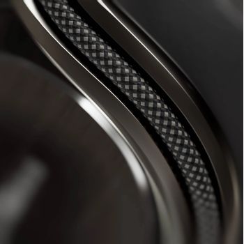 Bowers & Wilkins PX8 S2 onyx black detail